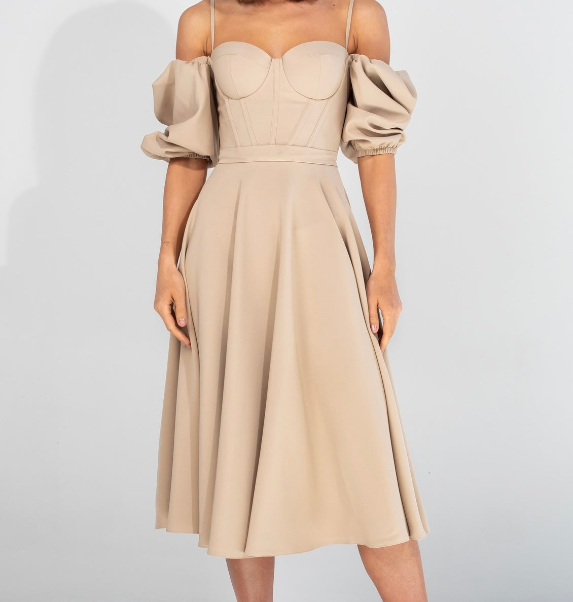 Valentina gorsetowa sukienka midi beżowa