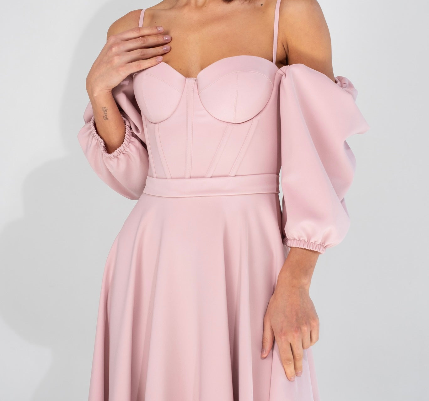 Valentina gorsetowa sukienka midi różowa