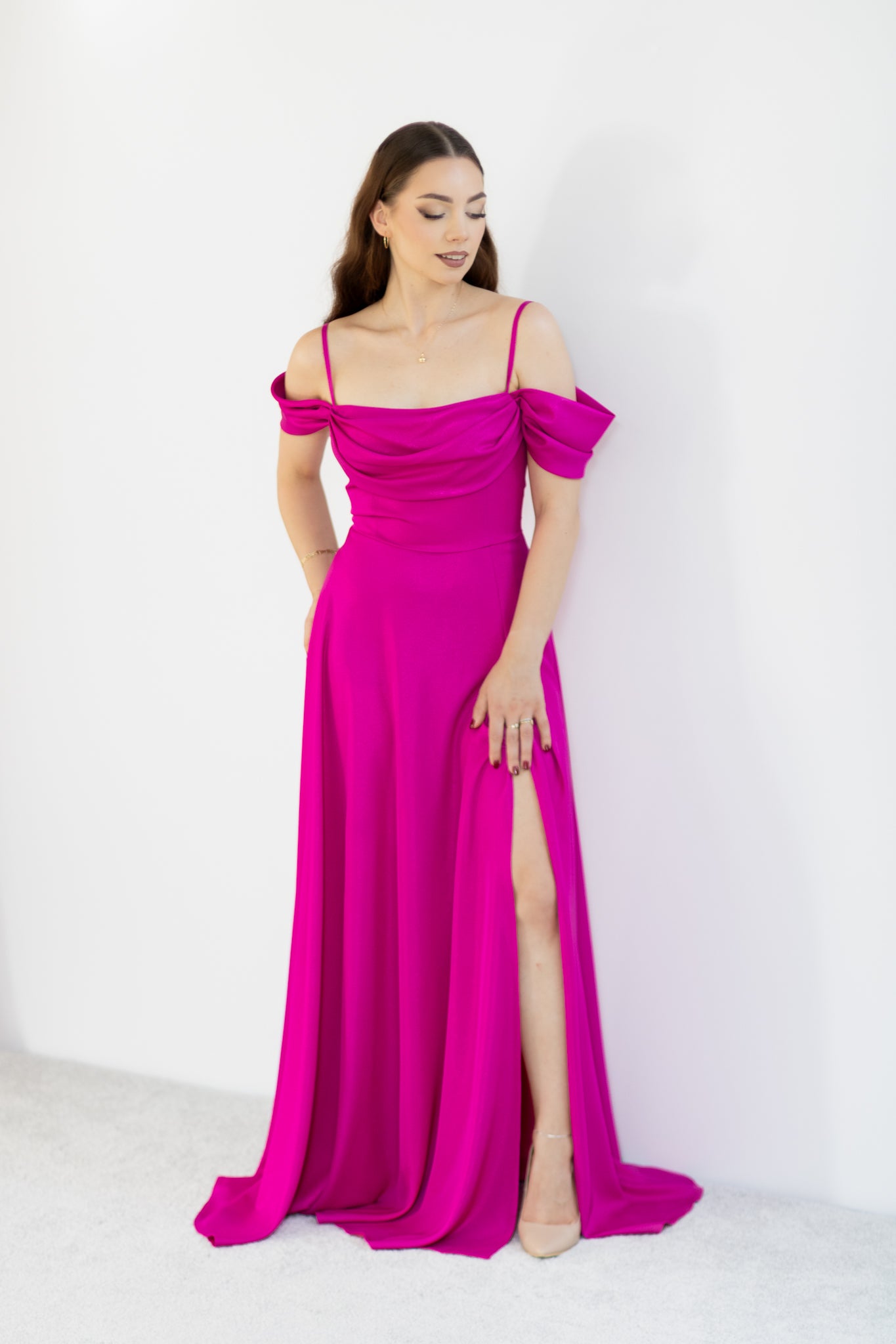 Adell rozkloszowana sukienka maxi fuksja