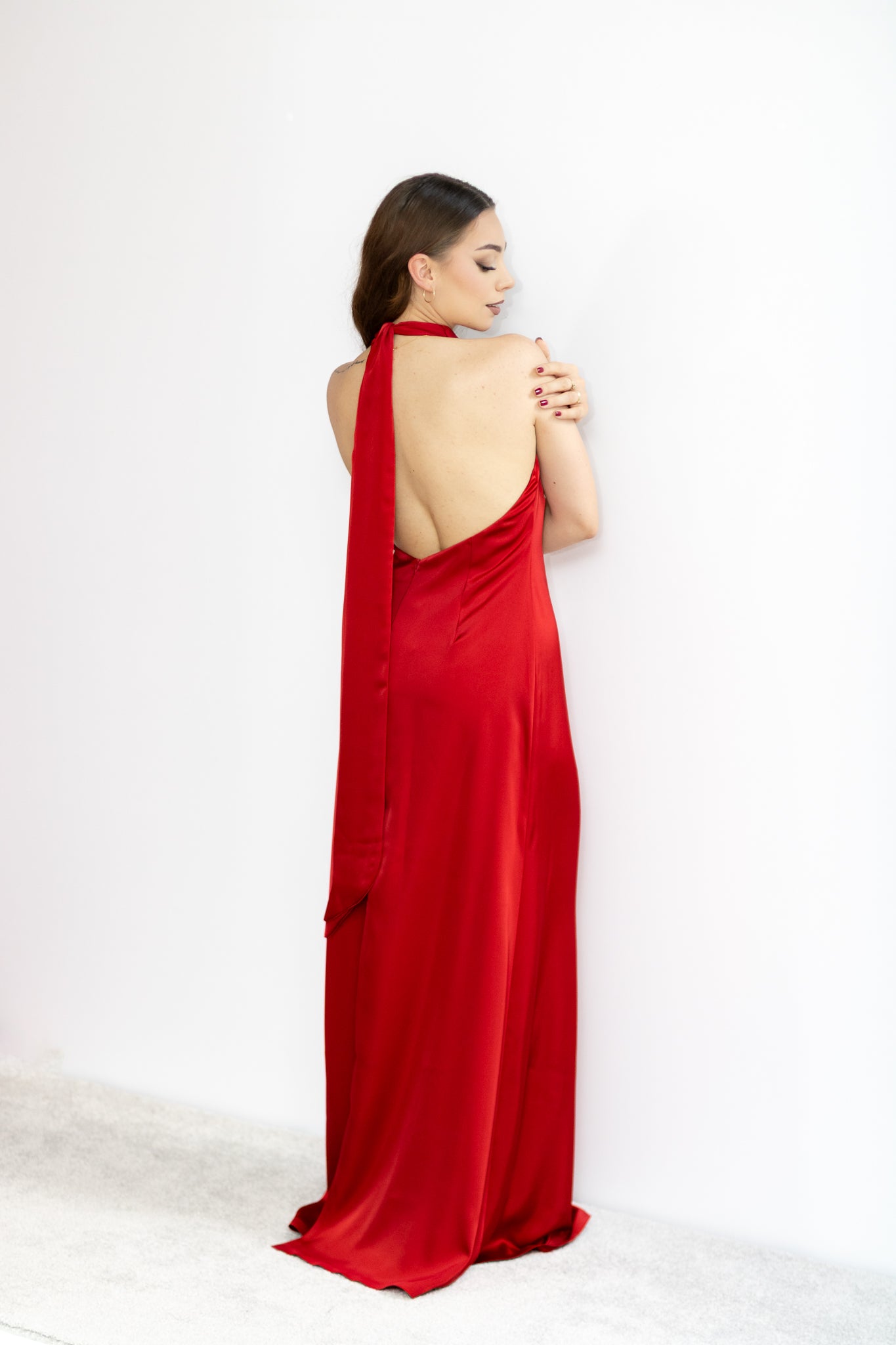 Cherryl czerwona satynowa sukienka maxi