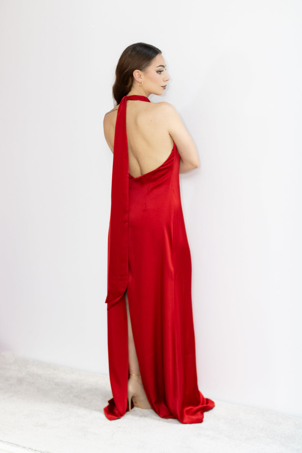 Cherryl czerwona satynowa sukienka maxi