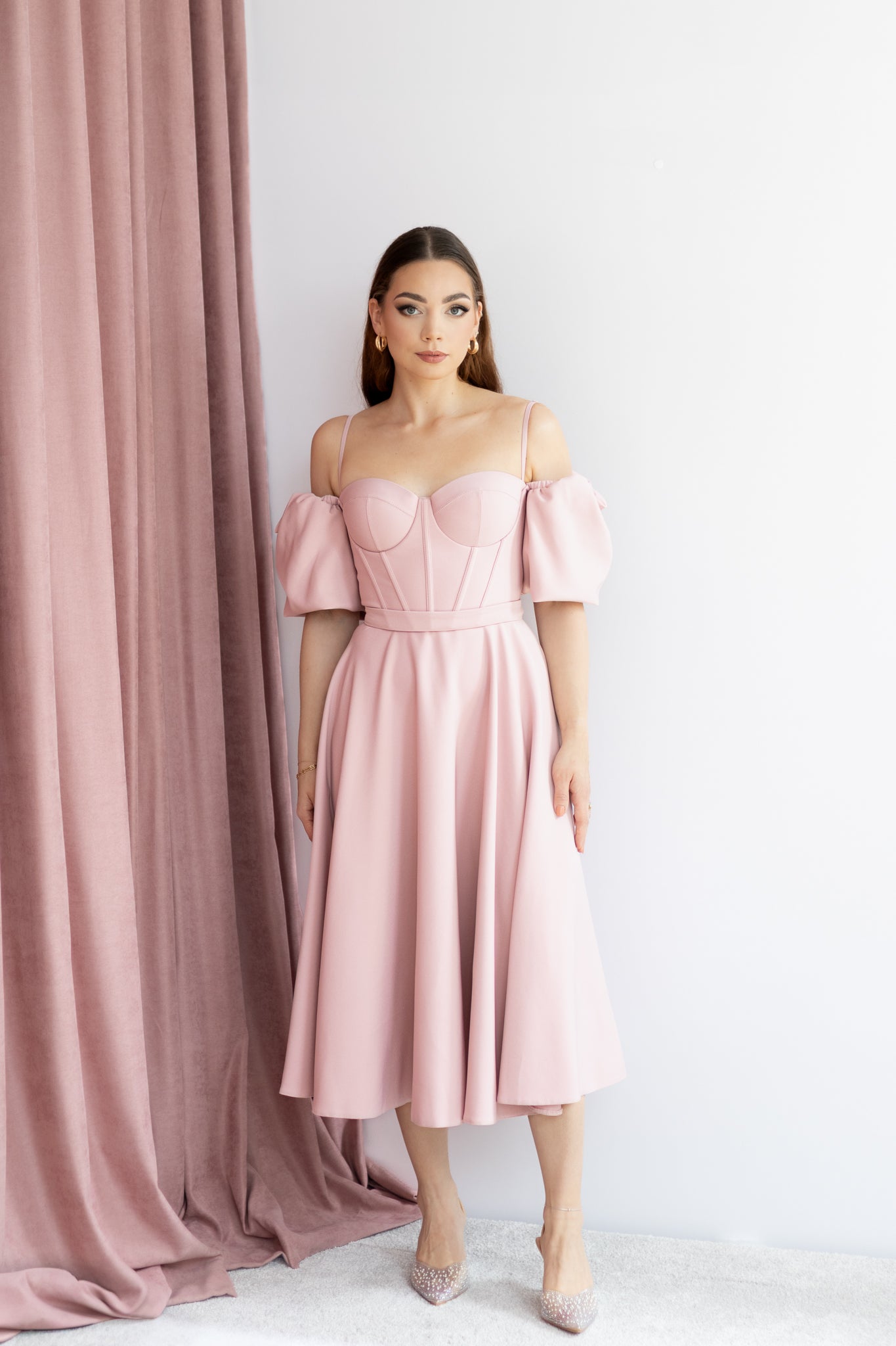 Valentina gorsetowa sukienka midi różowa