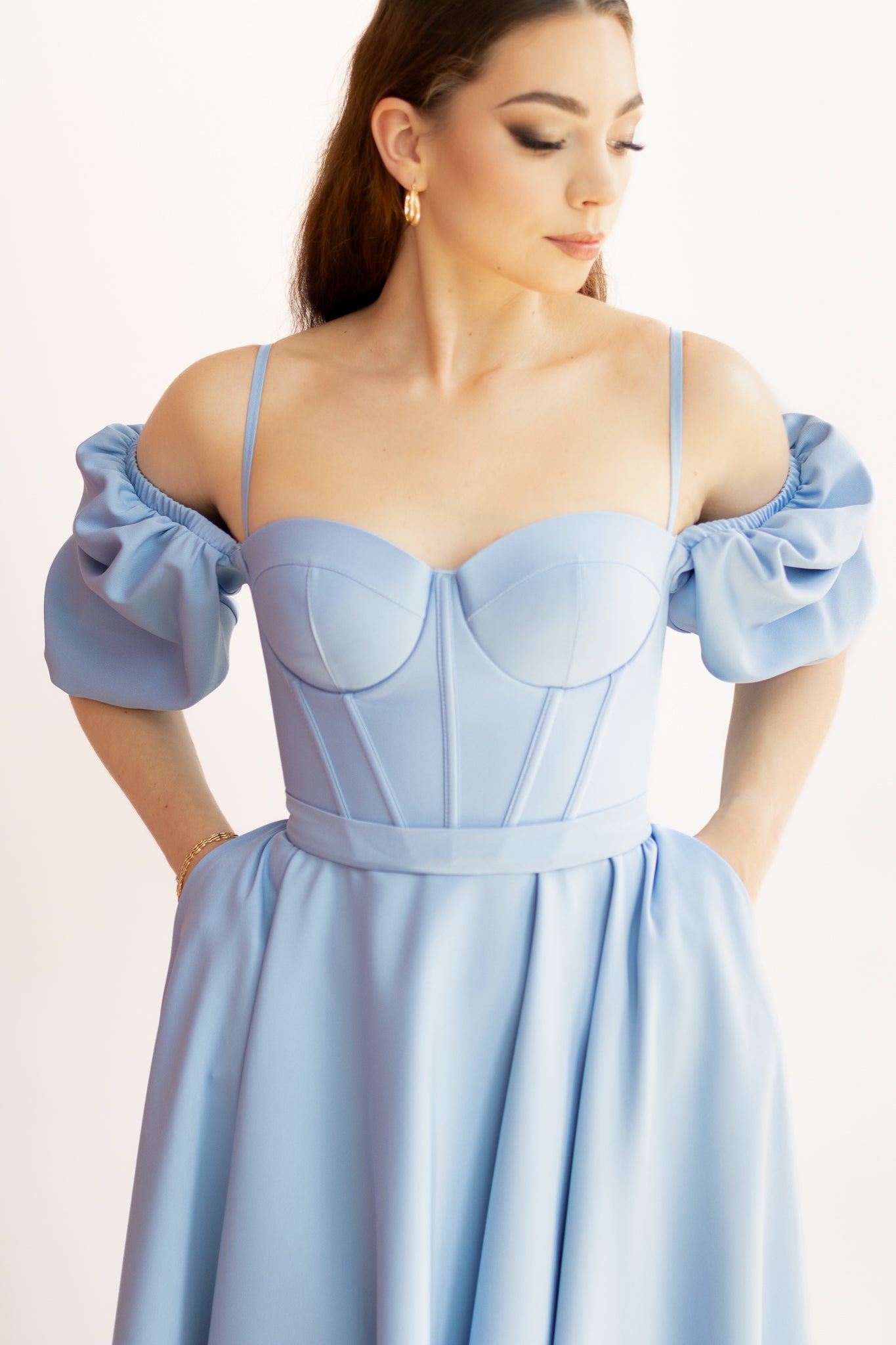 Valentina gorsetowa sukienka midi błękitna