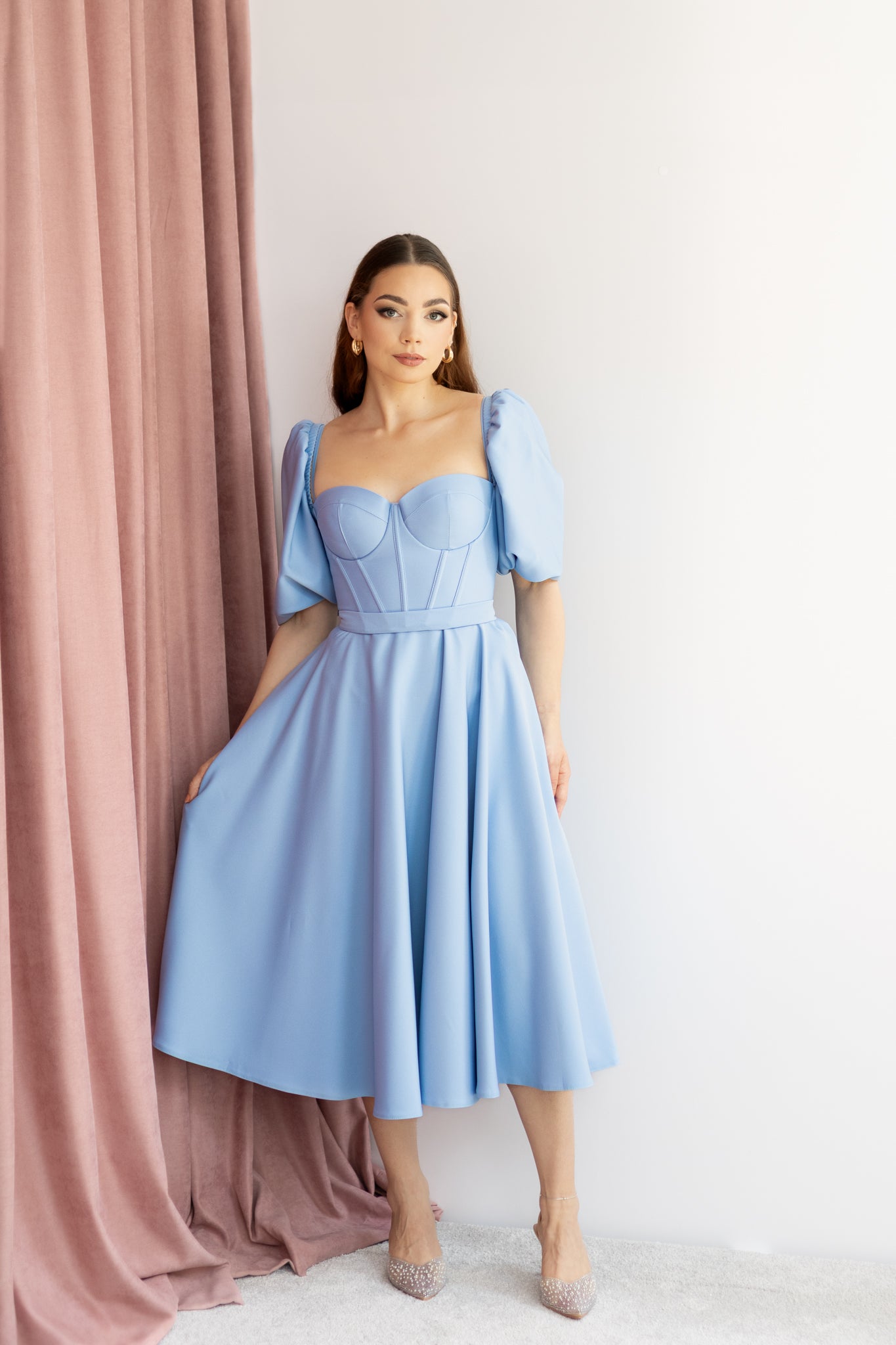 Valentina gorsetowa sukienka midi błękitna