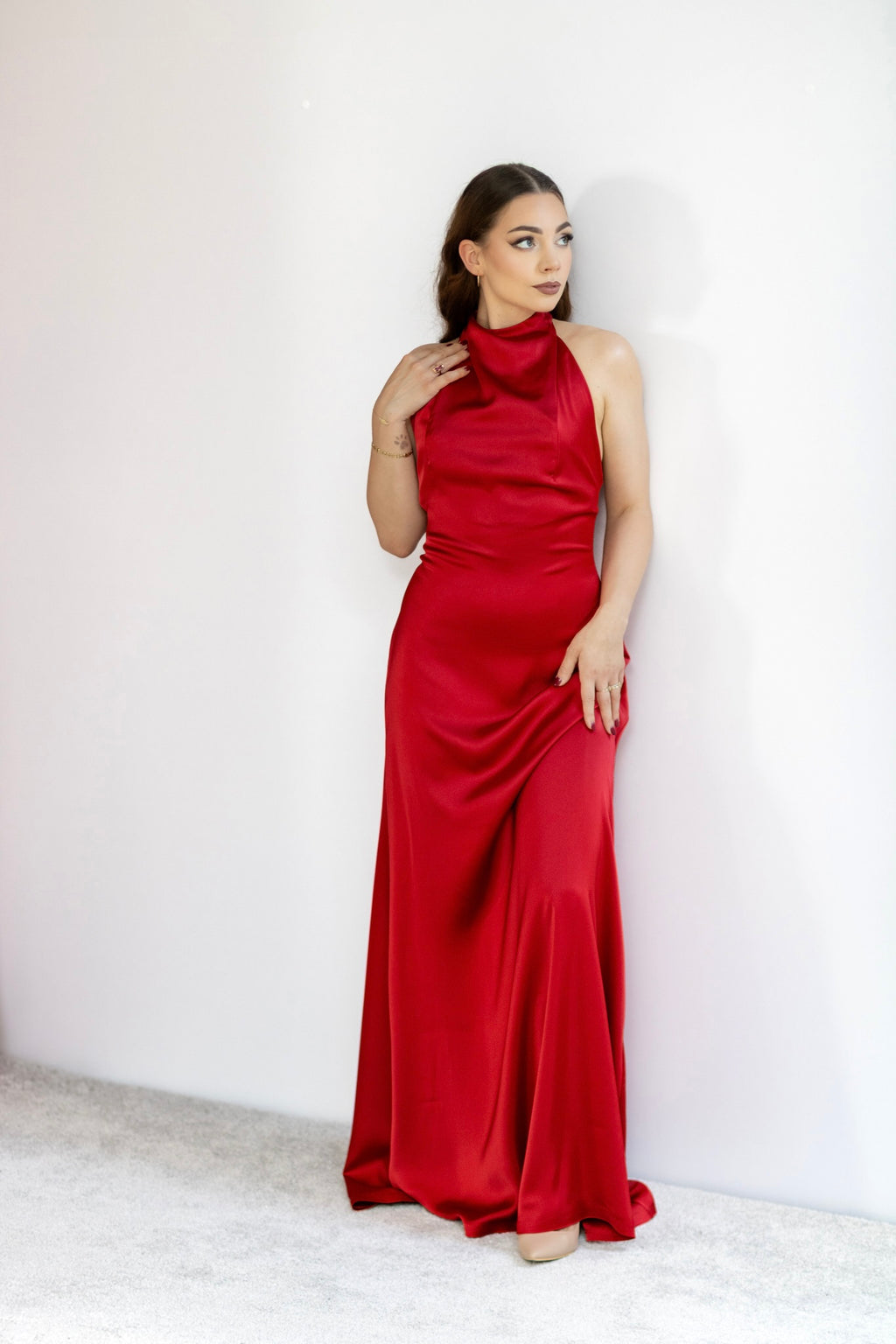 Cherryl czerwona satynowa sukienka maxi