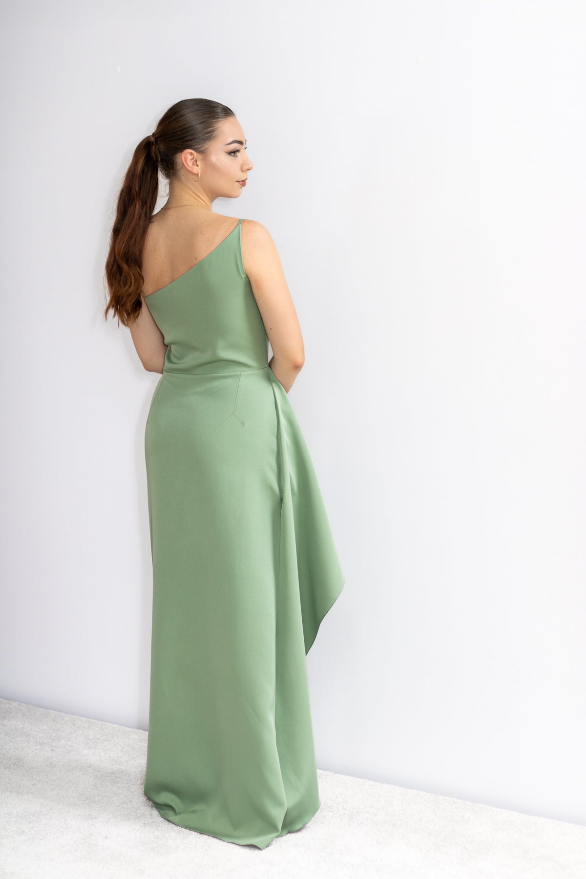 Molly asymetryczna sukienka maxi szałwia