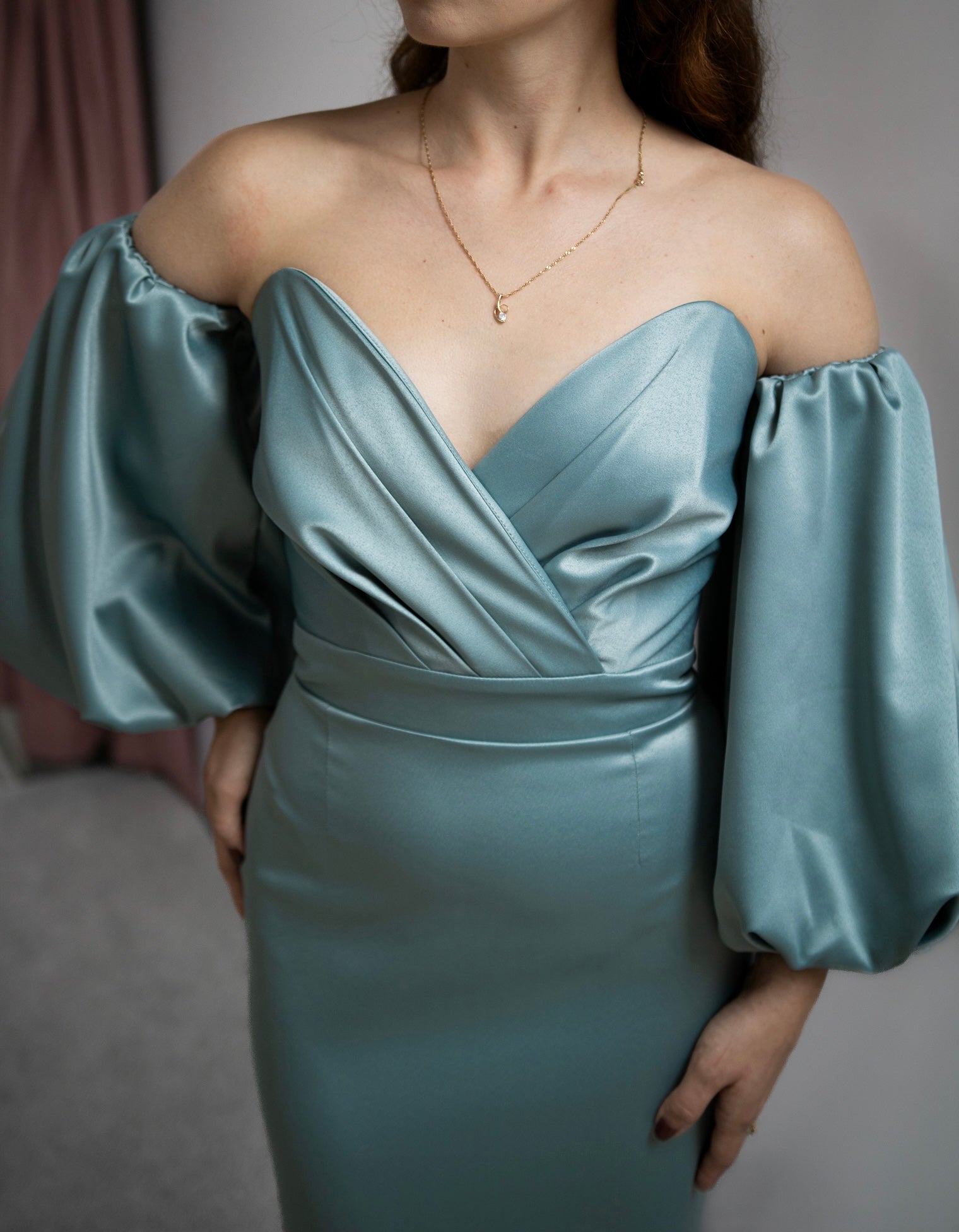 Kristall satynowa sukienka midi miętowa