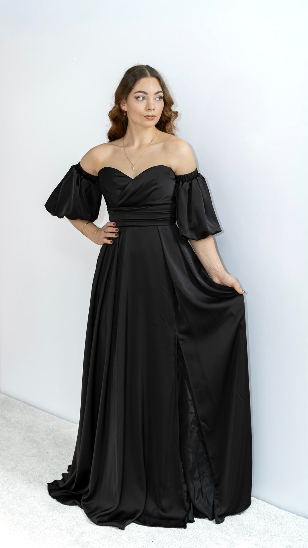 Elias rozkloszowana sukienka maxi czarna