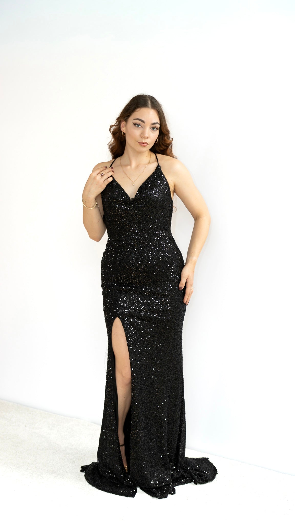 Jeniffer cekinowa sukienka maxi czarna