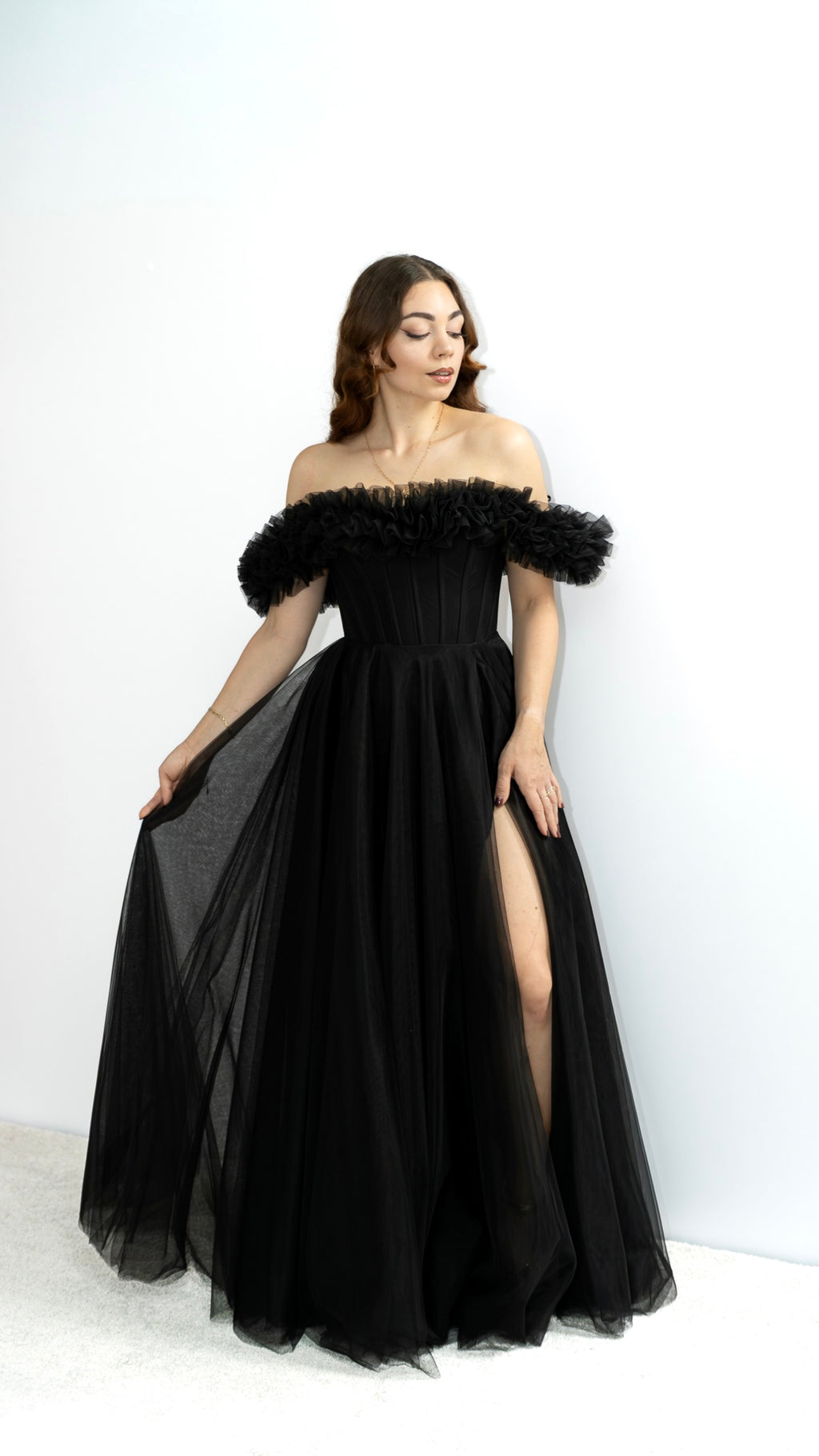 Samantha tiulowa sukienka maxi czarna