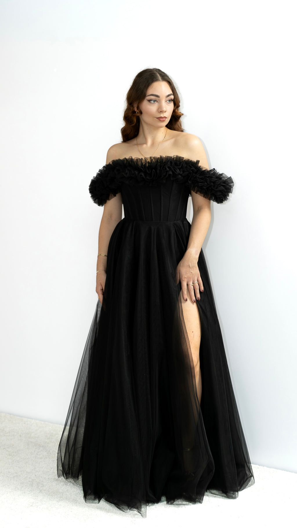 Samantha tiulowa sukienka maxi czarna