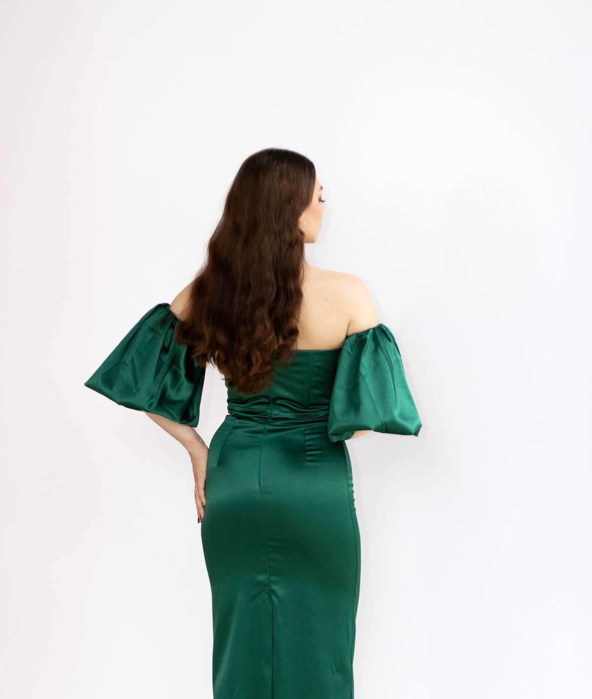 Kristall satynowa sukienka midi ciemna zieleń