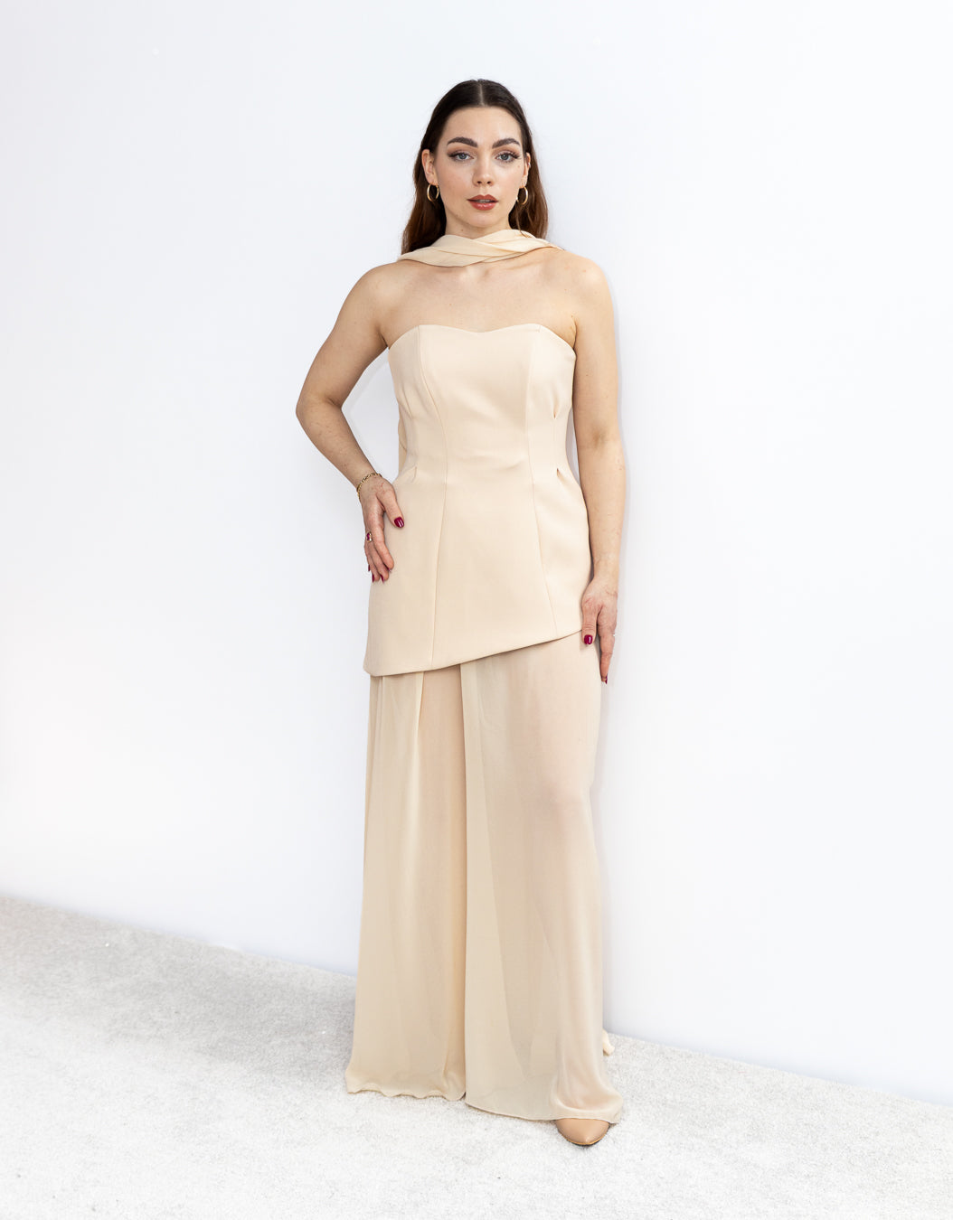 Elise gorsetowa sukienka z szyfonem beżowa