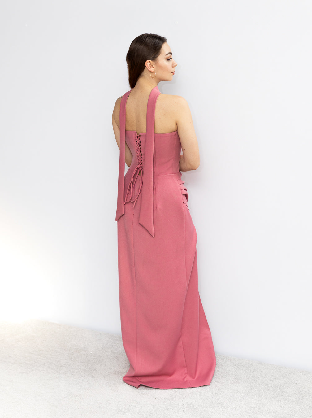 Blossom dopasowana sukienka maxi z gorsetem róż